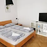 Centre With A Balcony And Free Parking Apartment *