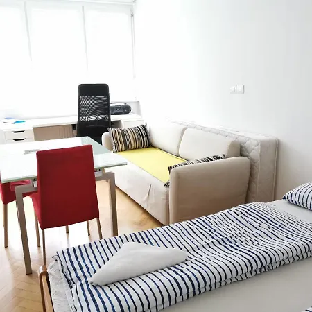 Centre With A Balcony And Free Parking Apartman