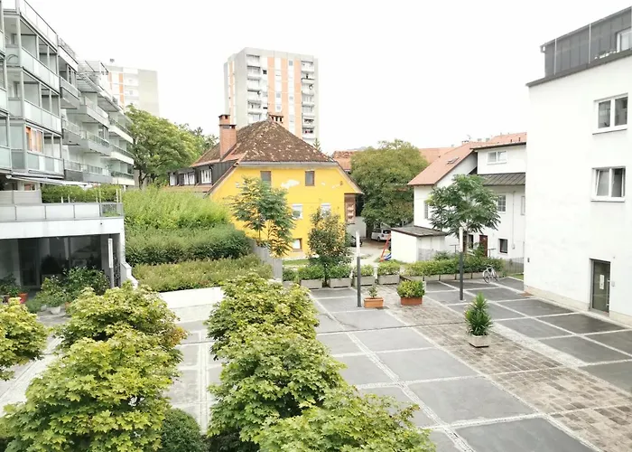 Centre With A Balcony And Free Parking Ljubljana