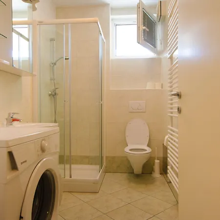 Apartman Centre With A Balcony And Free Parking