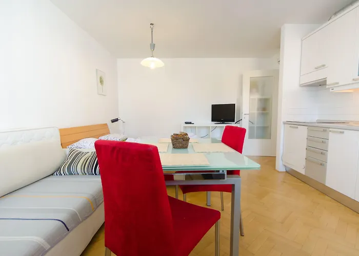 Centre With A Balcony And Free Parking Λιουμπλιάνα