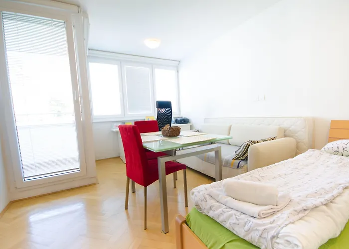 Apartman Centre With A Balcony And Free Parking